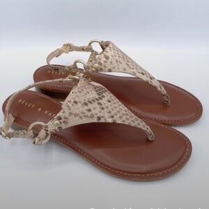 Kelly & Katie Bania T-Strap/Thong Sandals, Snake print size 9